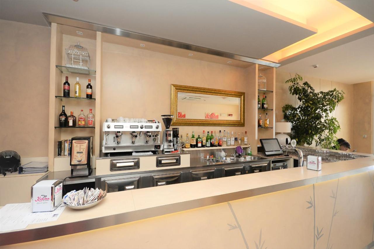 Hotel Cosmopol Чезенатіко Екстер'єр фото
